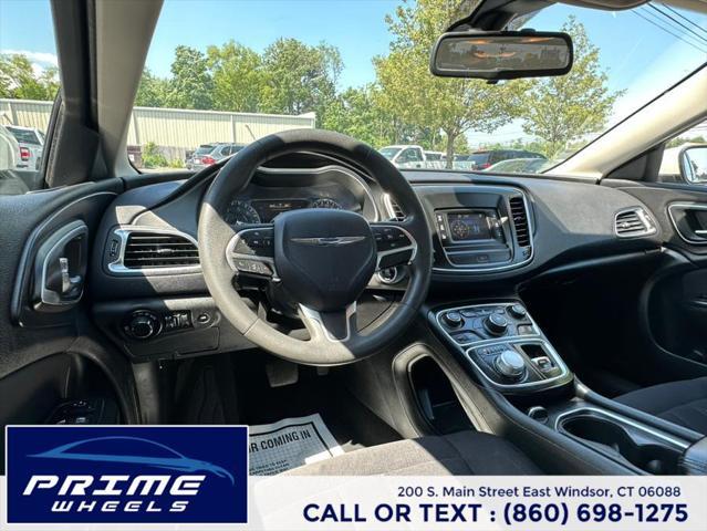 Photo of 2015 Bright White Clearcoat Chrysler 200