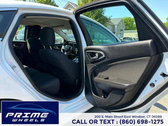Photo of 2015 Bright White Clearcoat Chrysler 200