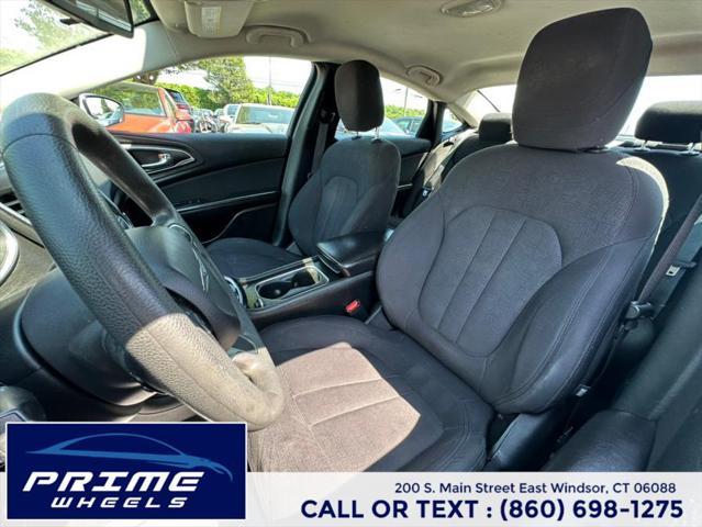 Photo of 2015 Bright White Clearcoat Chrysler 200