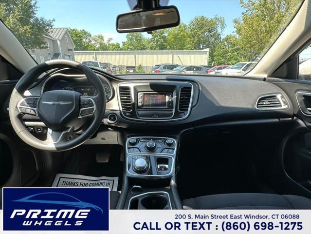 Photo of 2015 Bright White Clearcoat Chrysler 200