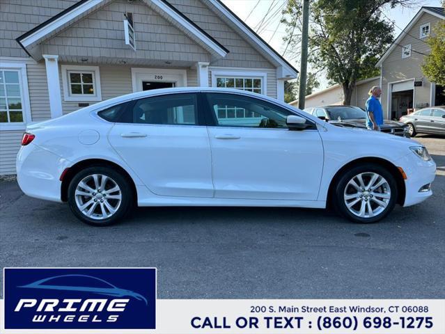 Photo of 2015 Bright White Clearcoat Chrysler 200