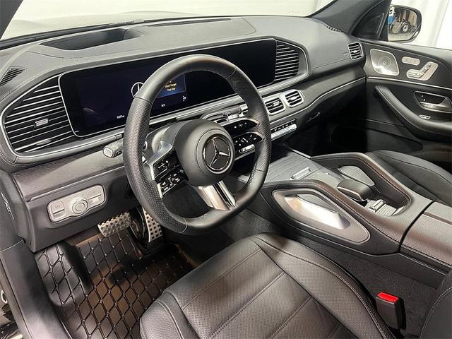 Photo of 2025 Black Mercedes-Benz GLS 450