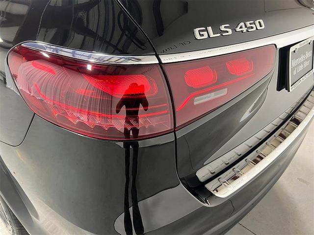 Photo of 2025 Black Mercedes-Benz GLS 450