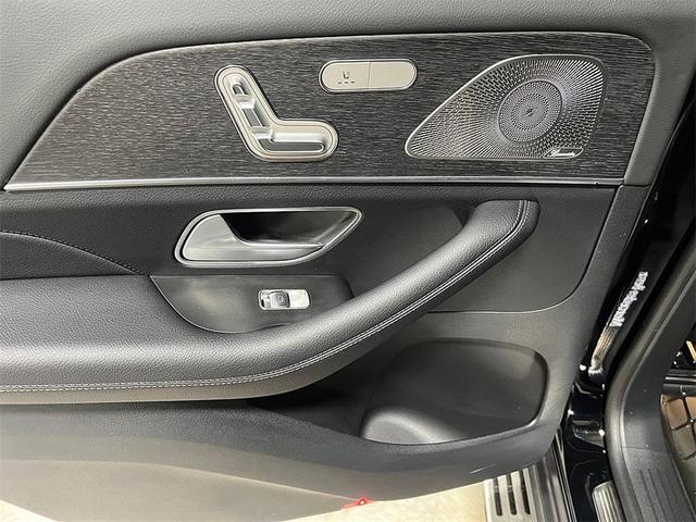 Photo of 2025 Black Mercedes-Benz GLS 450