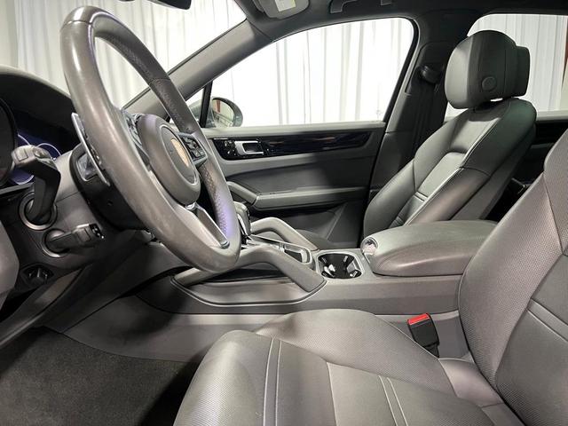 Photo of 2020 Gray Porsche Cayenne