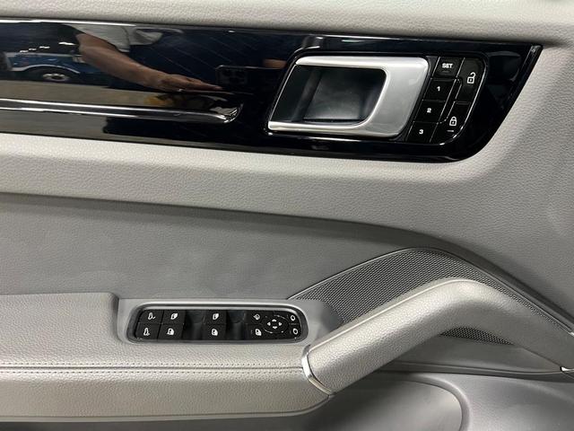 Photo of 2020 Gray Porsche Cayenne