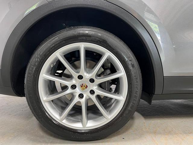 Photo of 2020 Gray Porsche Cayenne