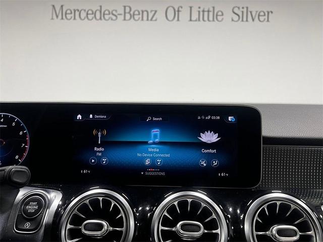 Photo of 2021 Polar White Mercedes-Benz GLB 250