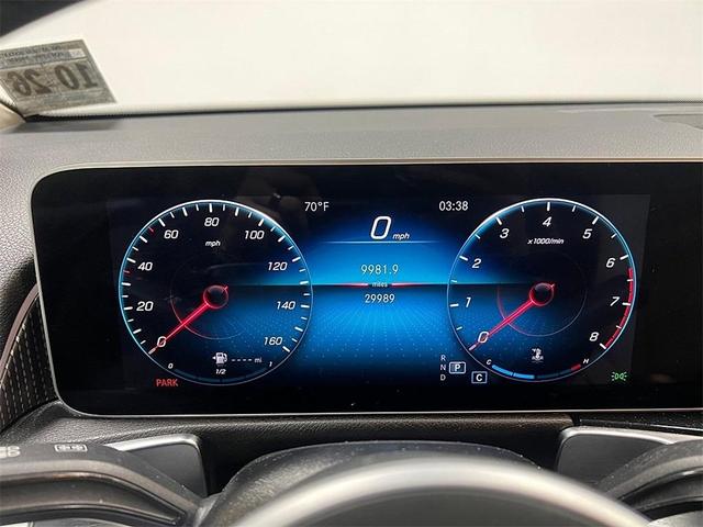 Photo of 2021 Polar White Mercedes-Benz GLB 250