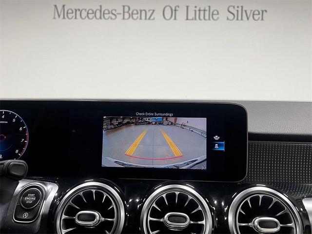 Photo of 2021 Polar White Mercedes-Benz GLB 250