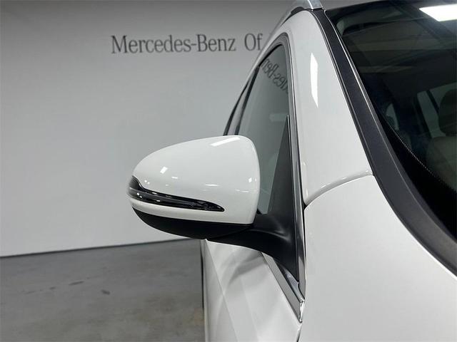 Photo of 2021 Polar White Mercedes-Benz GLB 250