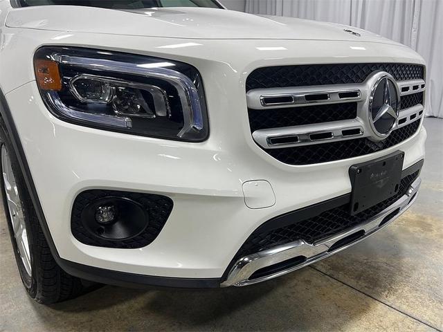 Photo of 2021 Polar White Mercedes-Benz GLB 250