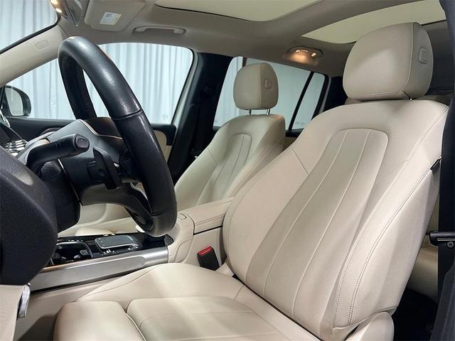 Photo of 2021 Polar White Mercedes-Benz GLB 250