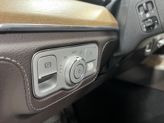 Photo of 2022 Black Mercedes-Benz GLS 450