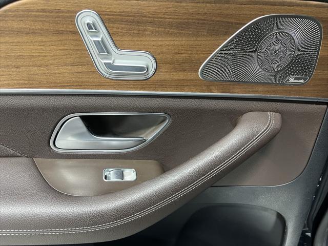 Photo of 2022 Black Mercedes-Benz GLS 450