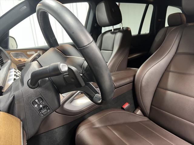 Photo of 2022 Black Mercedes-Benz GLS 450