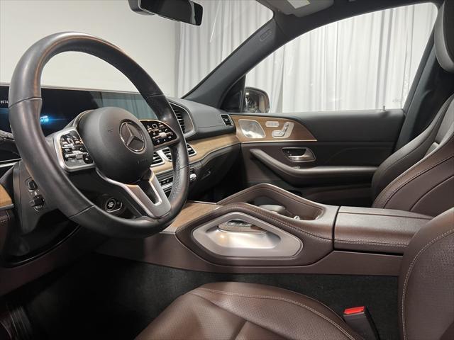 Photo of 2022 Black Mercedes-Benz GLS 450