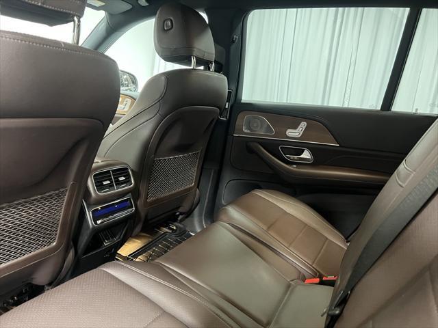 Photo of 2022 Black Mercedes-Benz GLS 450