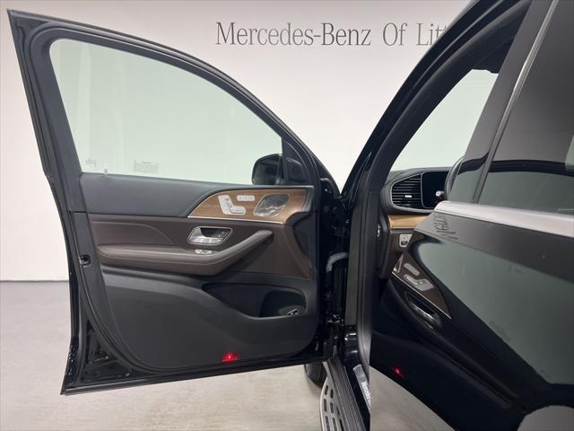 Photo of 2022 Black Mercedes-Benz GLS 450