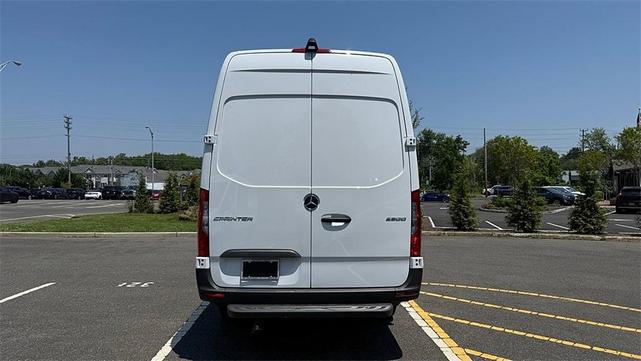 Photo of 2025 Arctic White Mercedes-Benz Sprinter 2500
