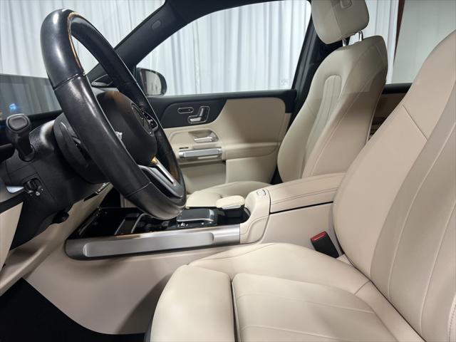 Photo of 2022 Mountain Gray Metallic Mercedes-Benz GLB 250