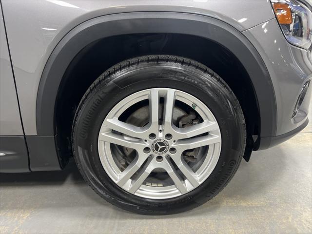 Photo of 2022 Mountain Gray Metallic Mercedes-Benz GLB 250