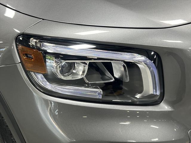 Photo of 2022 Mountain Gray Metallic Mercedes-Benz GLB 250