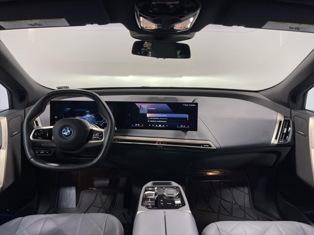 Photo of 2024 Oxide Gray Metallic BMW iX