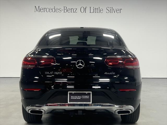 Photo of 2022 Black Mercedes-Benz GLC 300