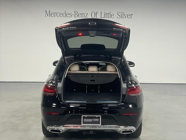 Photo of 2022 Black Mercedes-Benz GLC 300