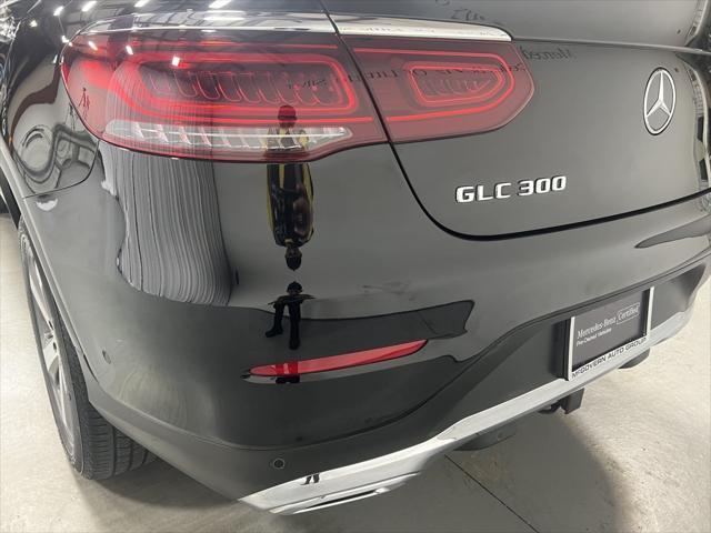 Photo of 2022 Black Mercedes-Benz GLC 300