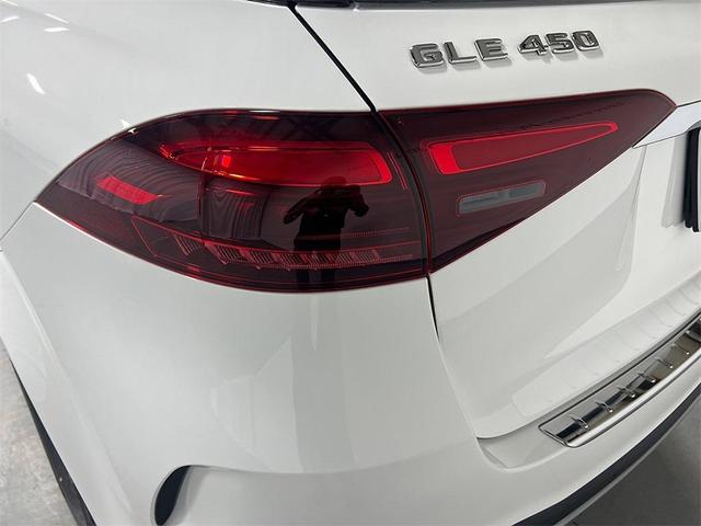 Photo of 2025 Polar White Mercedes-Benz GLE 450