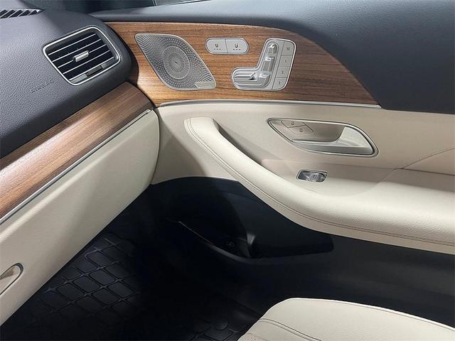 Photo of 2025 Polar White Mercedes-Benz GLE 450