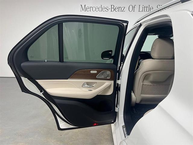 Photo of 2025 Polar White Mercedes-Benz GLE 450