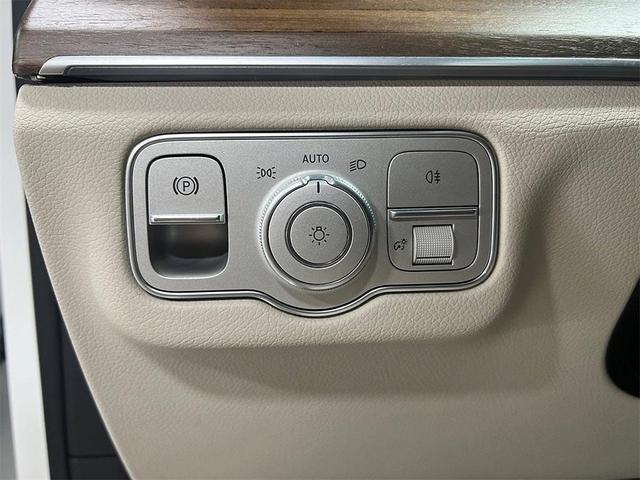 Photo of 2025 Polar White Mercedes-Benz GLE 450