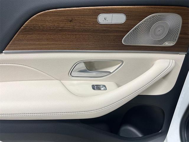 Photo of 2025 Polar White Mercedes-Benz GLE 450