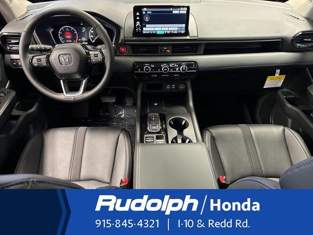 Photo of 2025 Radiant Red Metallic II Honda Pilot