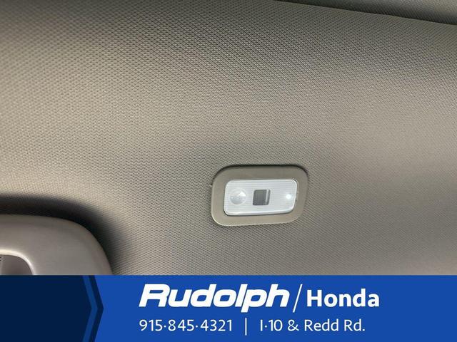 Photo of 2025 Radiant Red Metallic II Honda Pilot