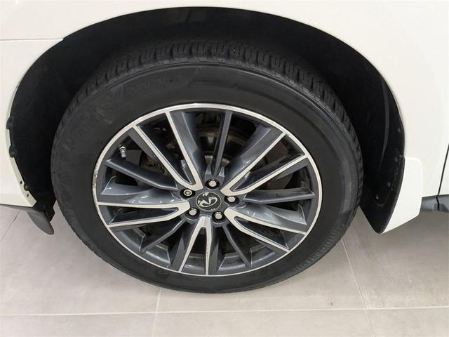 Photo of 2017 Majestic White INFINITI QX60