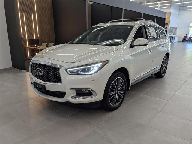 Photo of 2017 Majestic White INFINITI QX60