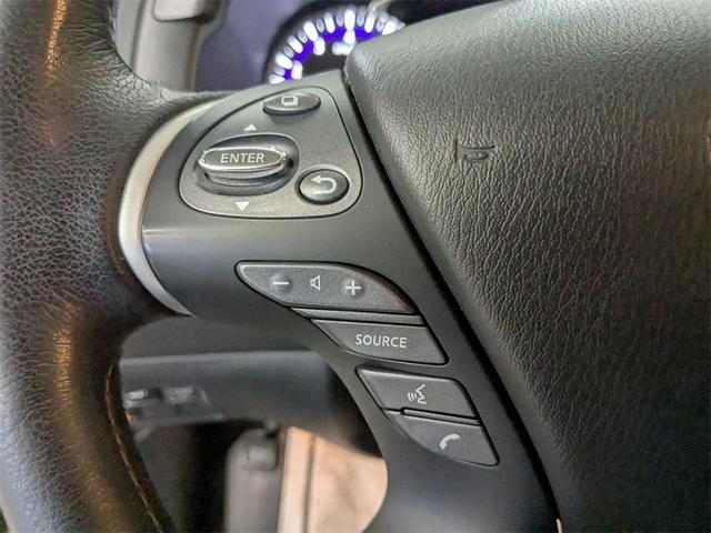 Photo of 2017 Majestic White INFINITI QX60