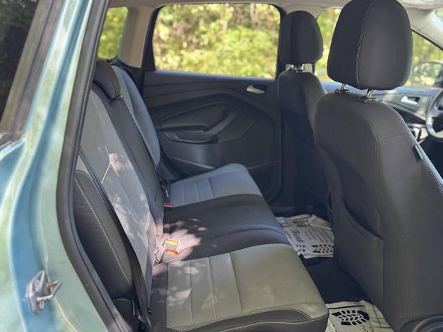 Photo of 2013 Turquoise Ford Escape