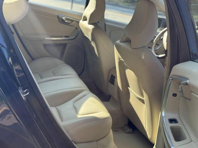 Photo of 2015 Blue Volvo S60
