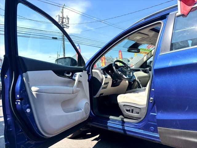 Photo of 2021 Caspian Blue Metallic Nissan Rogue Sport