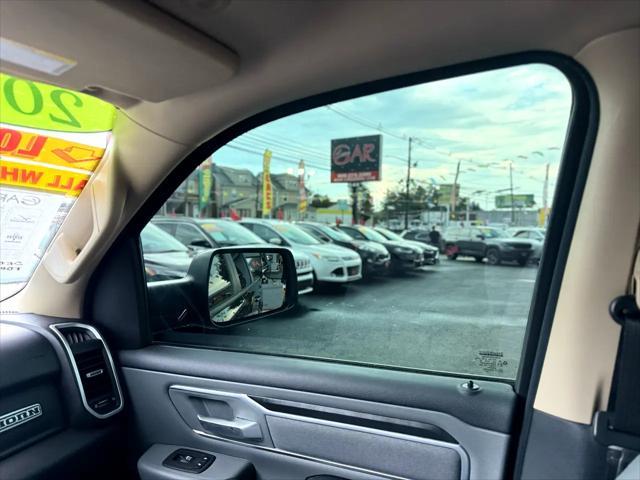 Photo of 2019 Diamond Black Crystal Pearlcoat RAM 1500