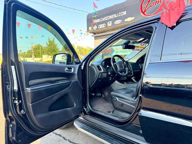 Photo of 2019 DB Black Clearcoat Dodge Durango