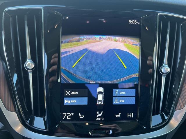 Photo of 2022 Gray Volvo S60
