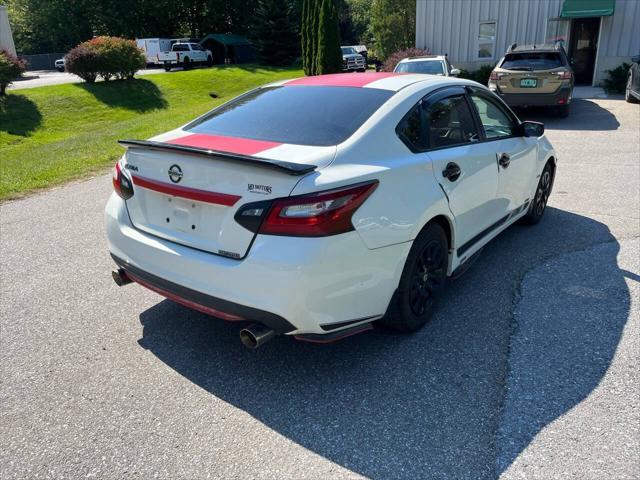 Photo of 2018 Glacier White Nissan Altima