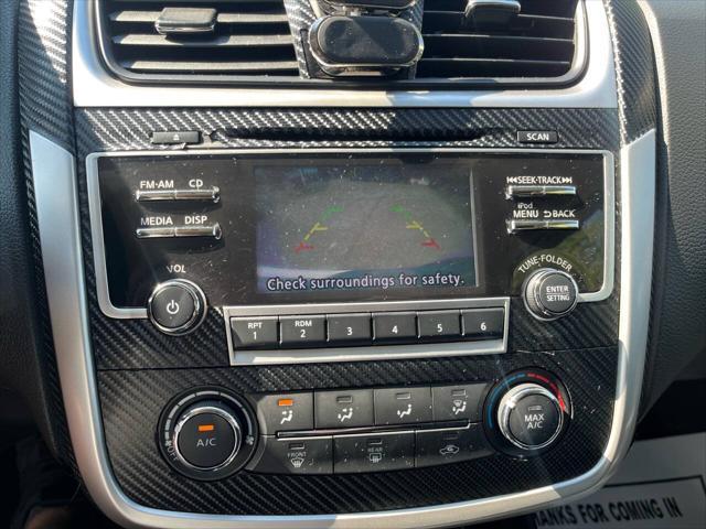 Photo of 2018 Glacier White Nissan Altima