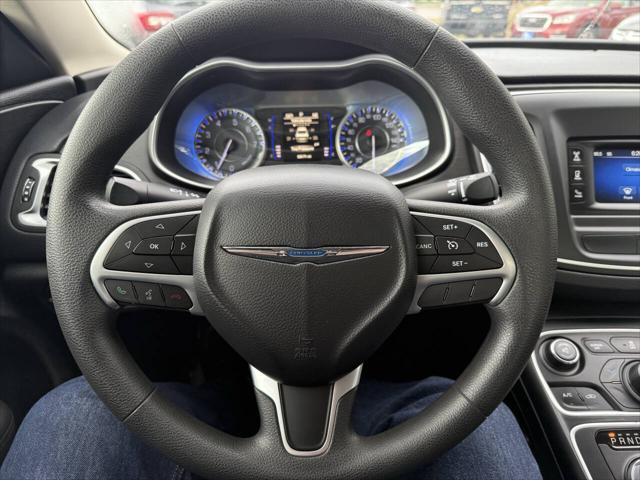 Photo of 2015 Granite Crystal Metallic Clearcoat Chrysler 200
